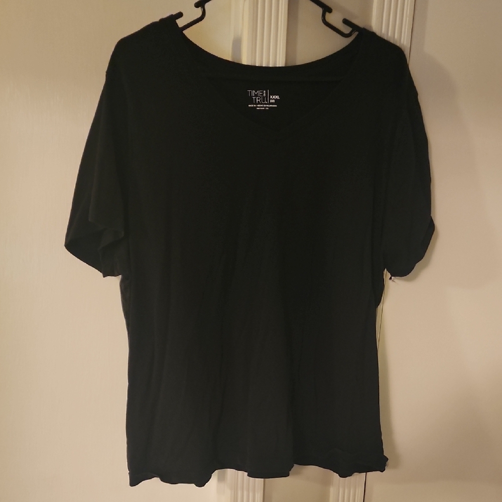Time and Tru Black Short Sleeve T-Shirt
